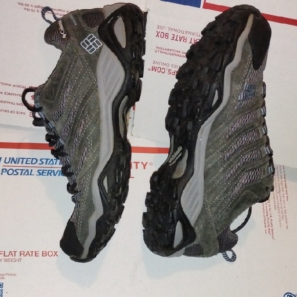 Columbia Women's Gray Athletic Shoes - Picture 2 of 6